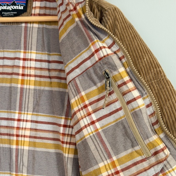 100% down Patagonia Fjord tan corduroy puffer with fleece lining - like new - Picture 6 of 8